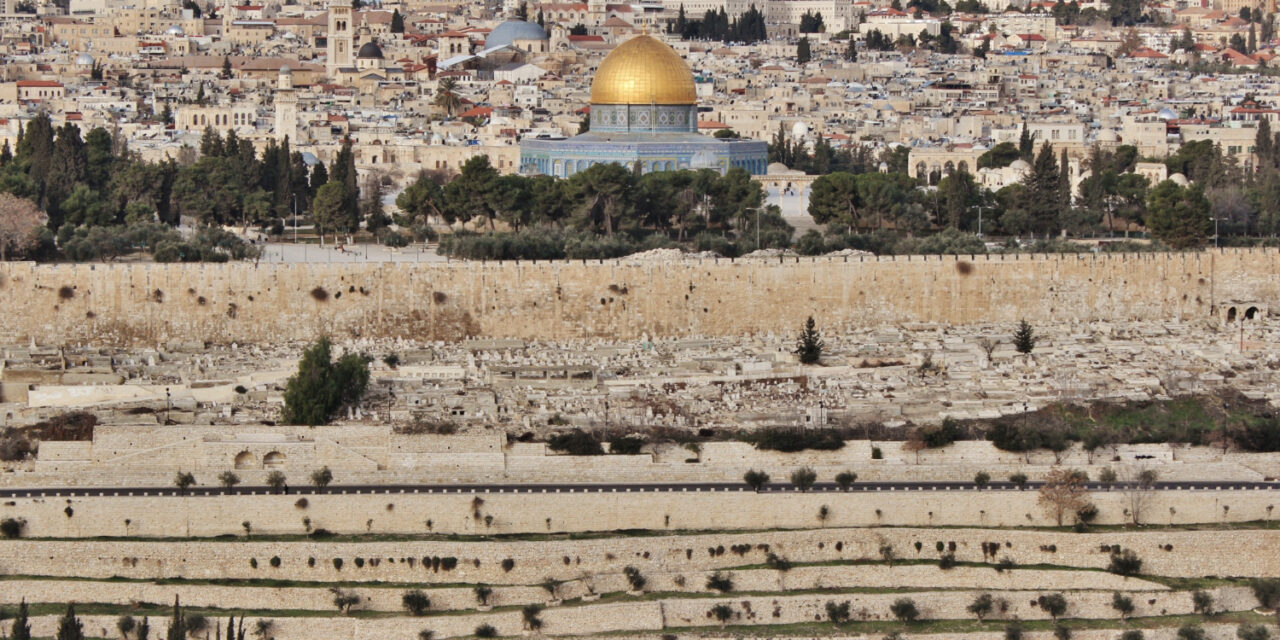 Ataque de Irán a Israel, en directo | Josep Borrell: «Estamos al borde del precipicio y hay que alejarse de él»