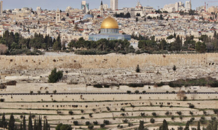 Ataque de Irán a Israel, en directo | Josep Borrell: «Estamos al borde del precipicio y hay que alejarse de él»