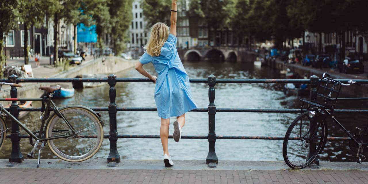 Las neerlandesas ganan la batalla por la igualdad ‘urinaria’: Ámsterdam empieza a poner más aseos públicos para mujeres