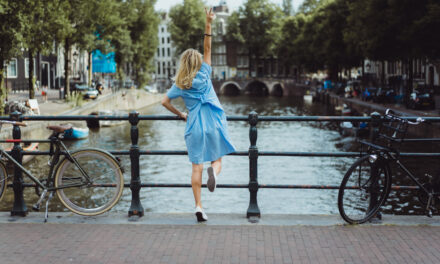 Las neerlandesas ganan la batalla por la igualdad ‘urinaria’: Ámsterdam empieza a poner más aseos públicos para mujeres