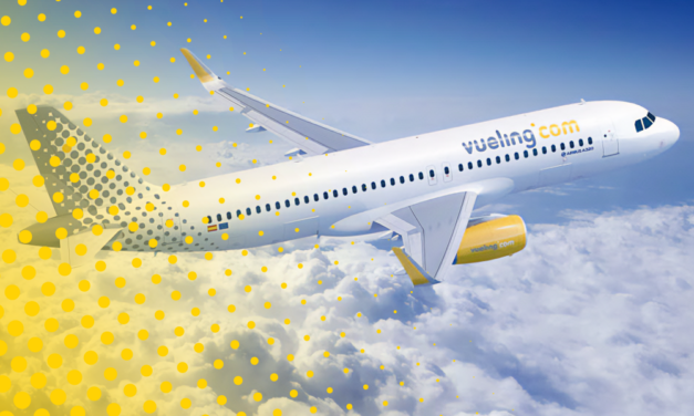 Vueling podría ser multado con hasta 30.000 euros por obligar a sus azafatas a ir maquilladas y en tacones