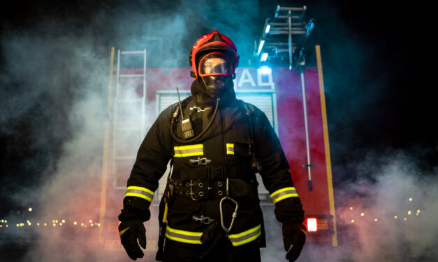 Agredir o amenazar a un agente forestal será atentado contra la autoridad y se limitará la jornada laboral de los bomberos ante el fuego