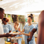 Un aula de formación para salir del comedor social