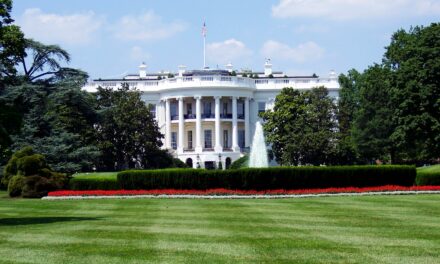 Casa Blanca acusa a los republicanos de propagar «peligrosa» teoría de conspiración sobre inmigrantes haitianos